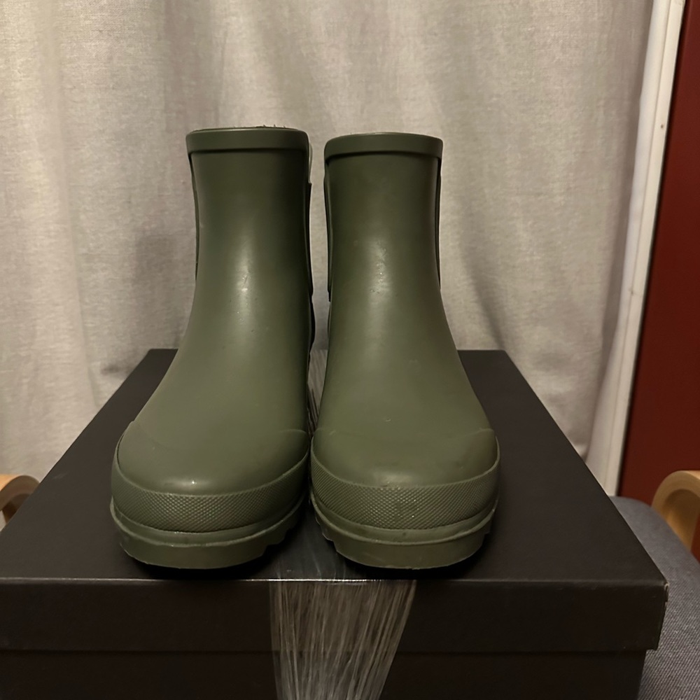 J.Crew - Hunter Green Short Shaft Lug Sole Rain Boot - no shoebox